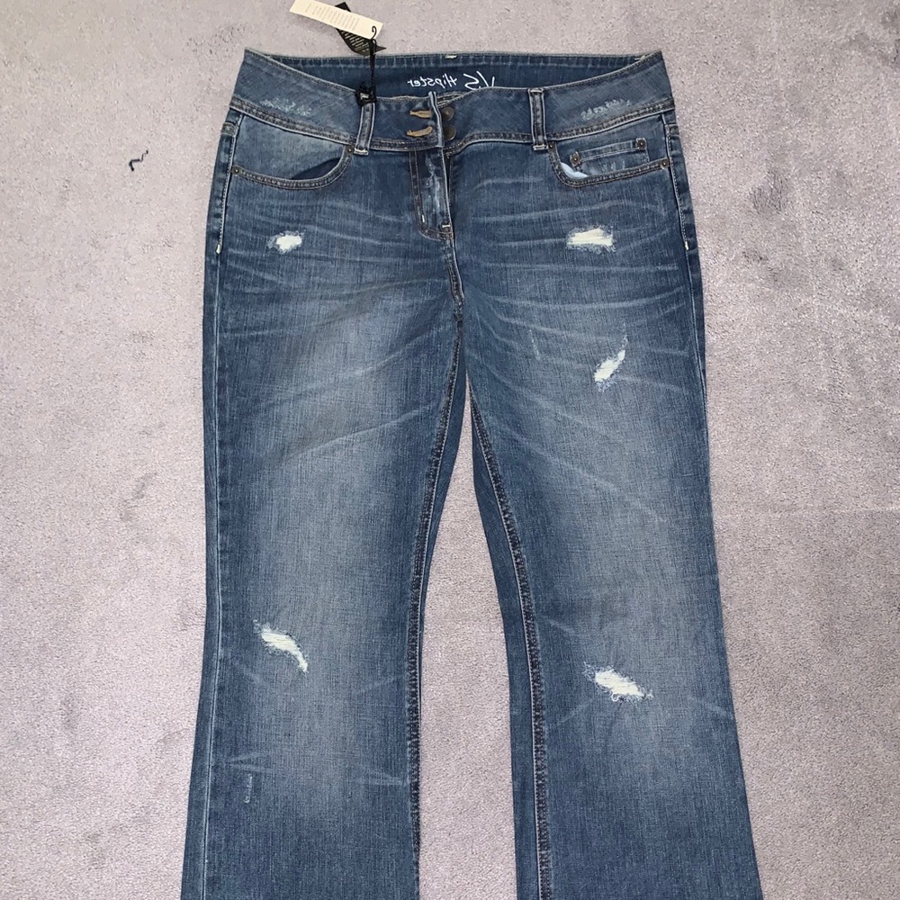 NWT VS Hipster Distressed Jeans